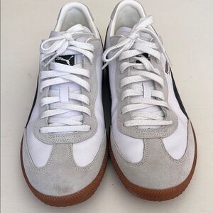 Puma White and Gray Sneakers